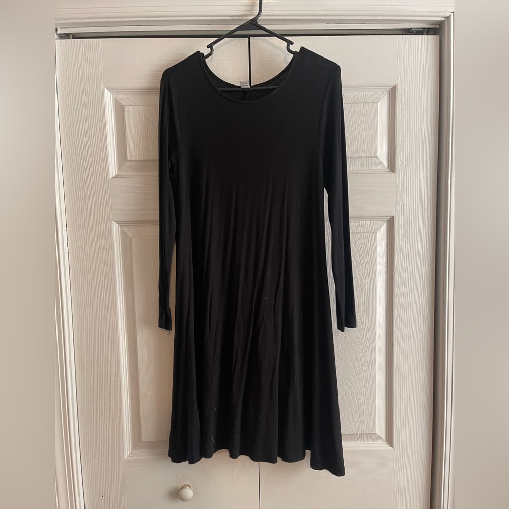 Black long sleeve old navy dress.